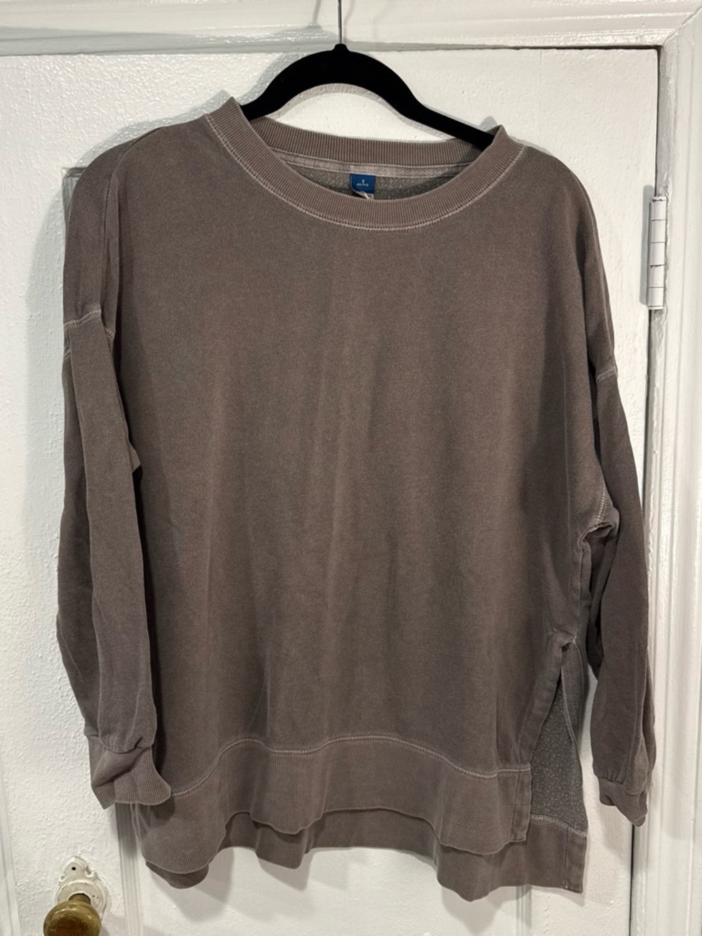 Old Navy Women's Crewneck Top in Taupe Brown